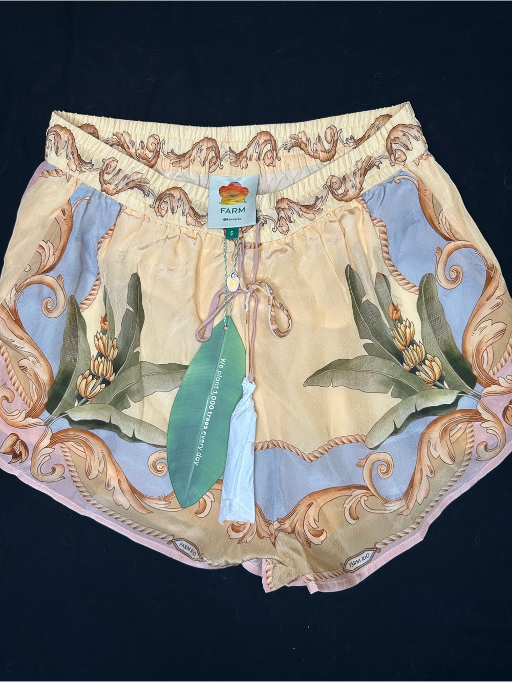 FARM Rio Multicolor Banana Royalty Kaleidoscope Shorts Small - Picture 3 of 6